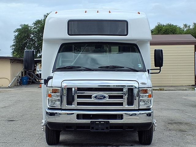 2018 Ford E-Series Cutaway 13 Passenger Shuttle Bus w/Wheelchair - 23032308 - 8