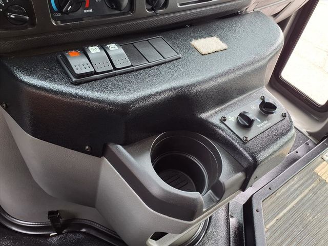 2018 Ford E-Series Cutaway 26 Passenger Shuttle Bus - 22941141 - 18