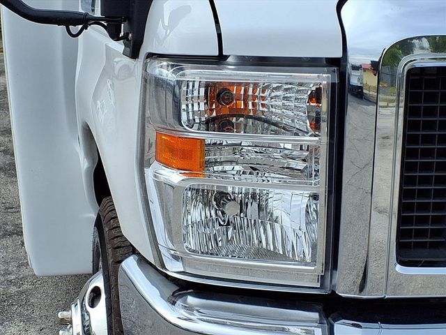 2018 Ford E-Series Cutaway 26 Passenger Shuttle Bus - 22941141 - 1