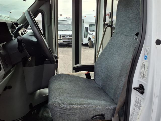 2018 Ford E-Series Cutaway 26 Passenger Shuttle Bus - 22941141 - 19