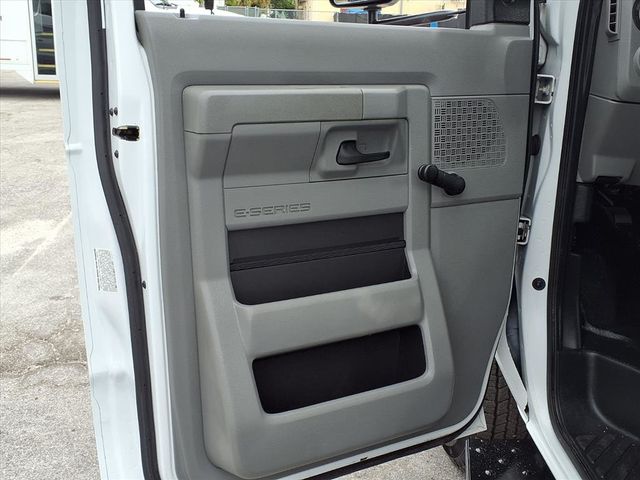 2018 Ford E-Series Cutaway 26 Passenger Shuttle Bus - 22941141 - 20