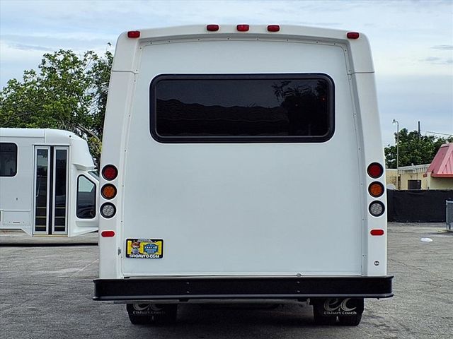 2018 Ford E-Series Cutaway 26 Passenger Shuttle Bus - 22941141 - 4