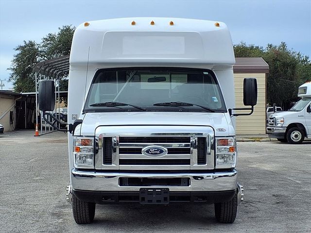 2018 Ford E-Series Cutaway 26 Passenger Shuttle Bus - 22941141 - 8