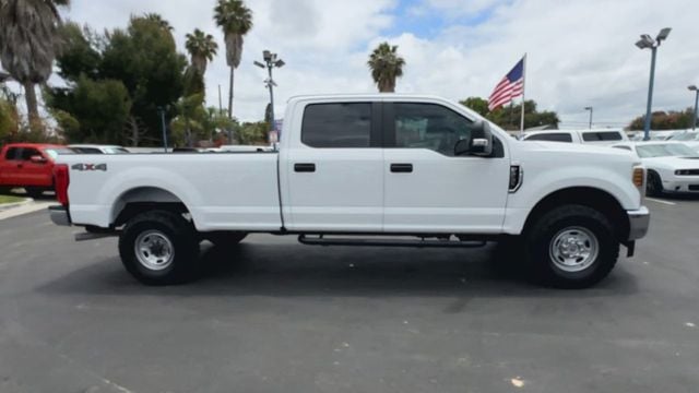 2018 Ford F250 Super Duty Crew Cab XL LONG BED 4X4 6.2L GAS 1OWNER CLEAN - 22474665 - 1