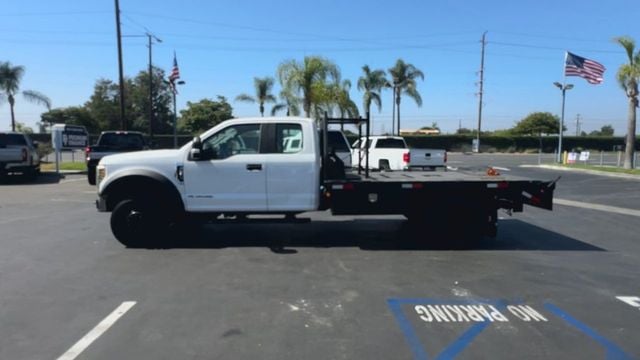 2018 Ford F550 Super Duty Super Cab & Chassis XL 4X4 DIESEL FLAT BED CLEAN - 22572529 - 4