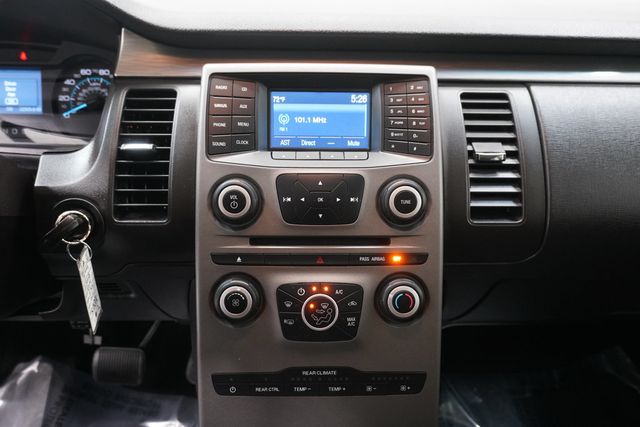 2018 Ford Flex SE FWD - 22970830 - 19