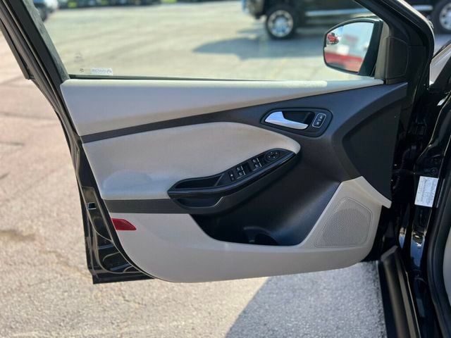 2018 Ford Focus Electric Hatch - 23068703 - 9