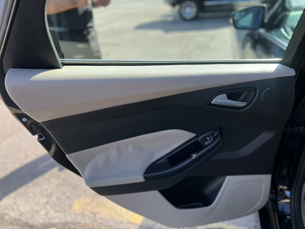 2018 Ford Focus Electric Hatch - 23068703 - 11