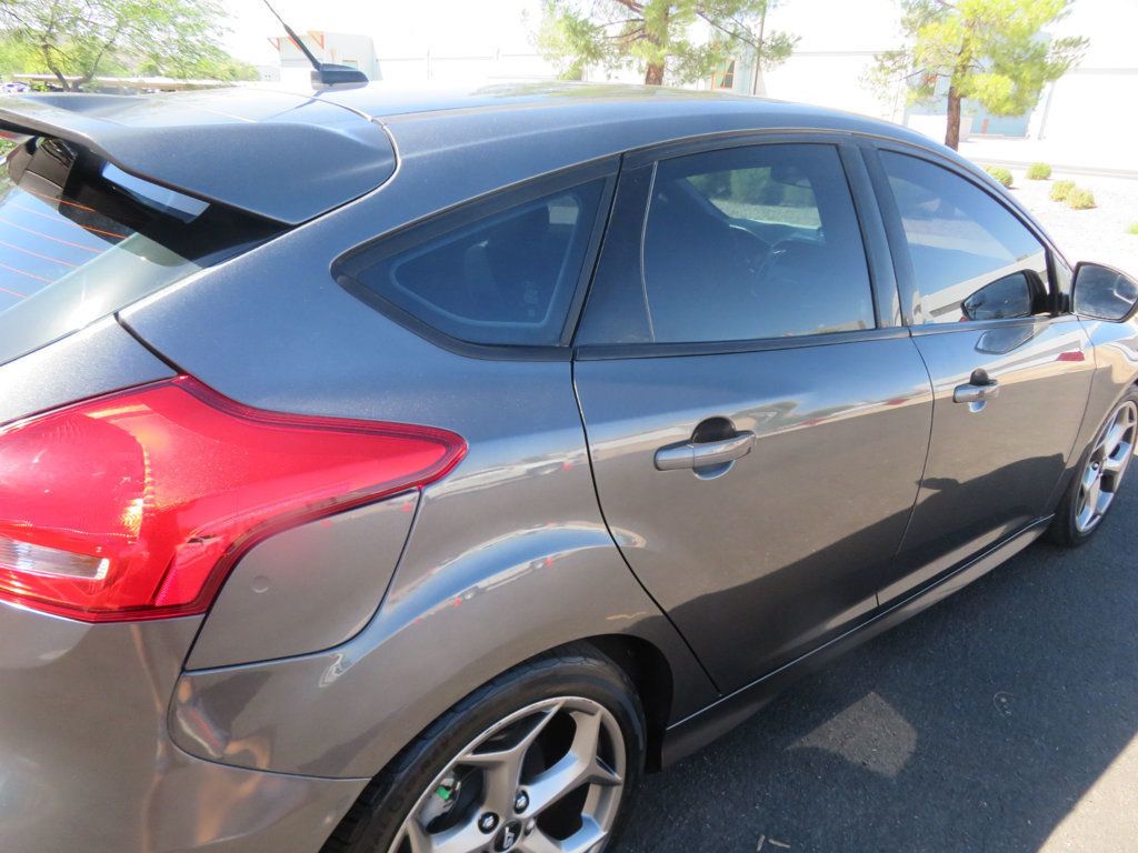 2018 Ford Focus FORD FOCUS ST MANUAL LOW MILES EXTRA  CLEAN 1OWNER  - 22598599 - 9