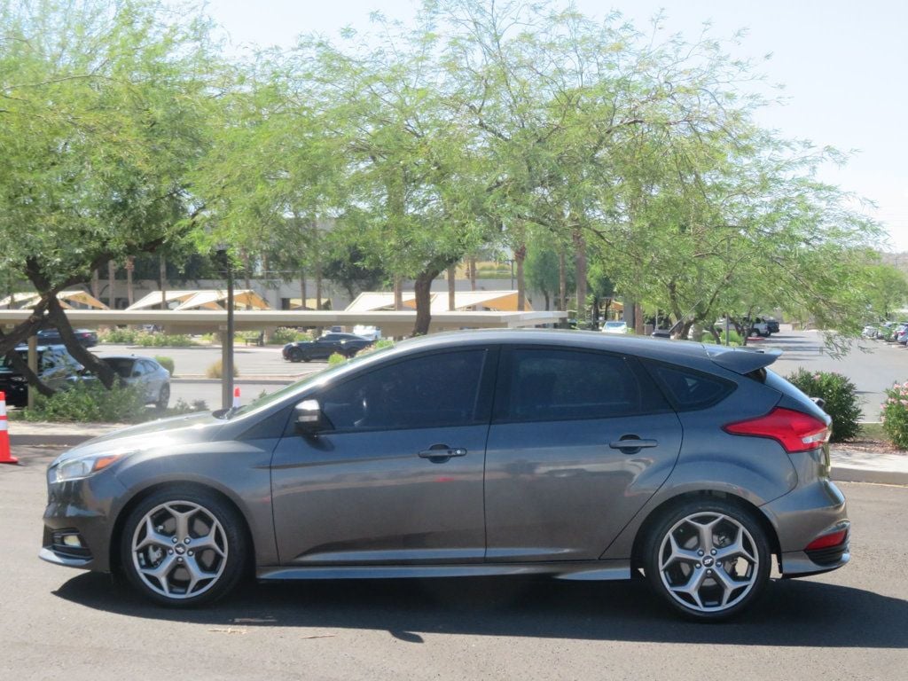 2018 Ford Focus FORD FOCUS ST MANUAL LOW MILES EXTRA  CLEAN 1OWNER  - 22598599 - 1