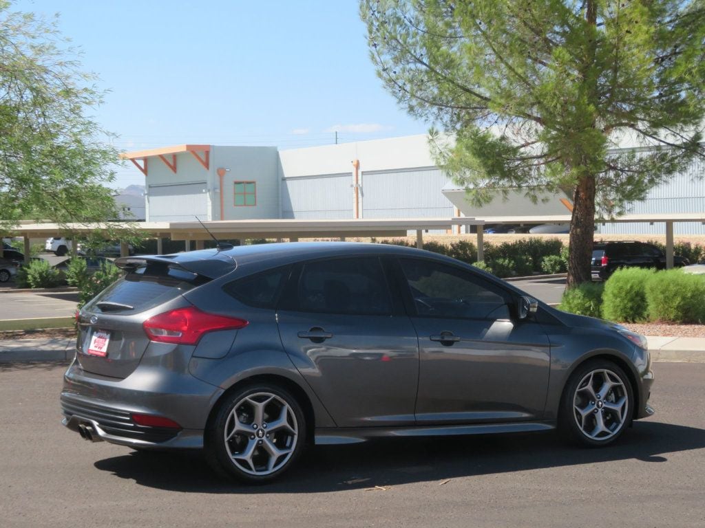 2018 Ford Focus FORD FOCUS ST MANUAL LOW MILES EXTRA  CLEAN 1OWNER  - 22598599 - 5