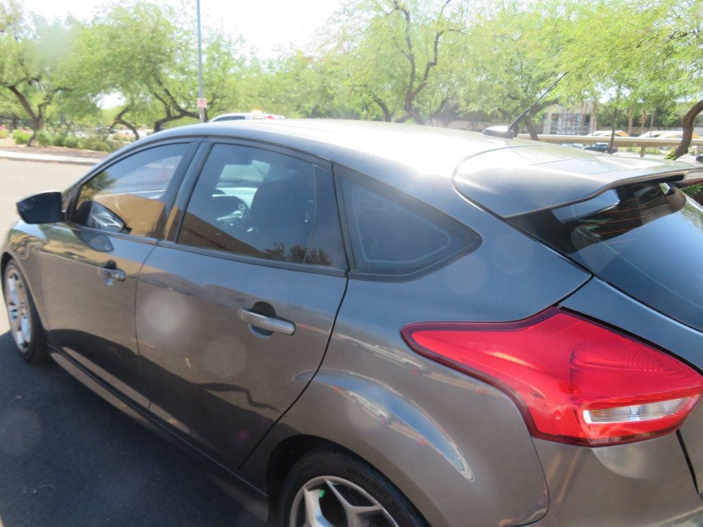 2018 Ford Focus FORD FOCUS ST MANUAL LOW MILES EXTRA  CLEAN 1OWNER  - 22598599 - 6