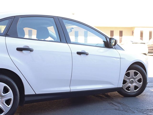 2018 Ford Focus S 4dr Sedan - 22623798 - 3