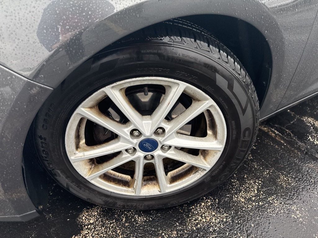 2018 Ford Focus SE Hatch - 22961624 - 1