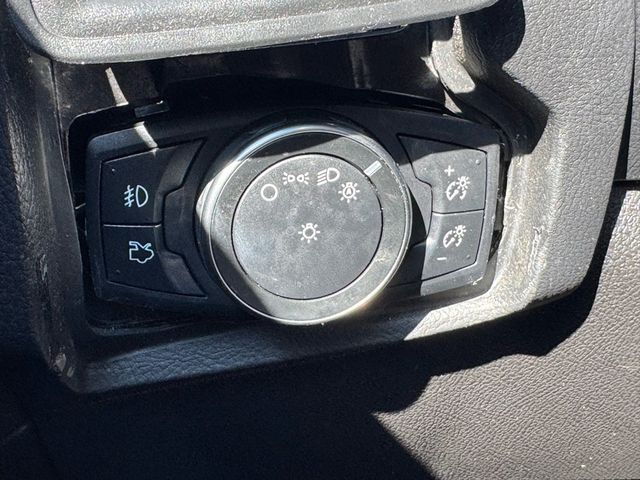 2018 Ford Focus SEL - 23088372 - 16
