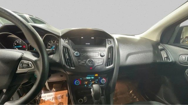 2018 Ford Focus SE Sedan - 22969575 - 12