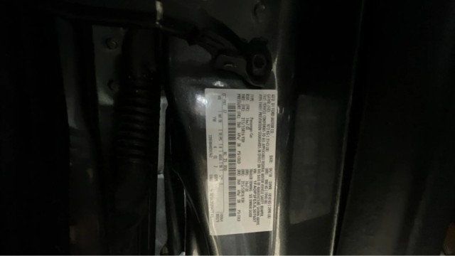 2018 Ford Focus SE Sedan - 22969575 - 17