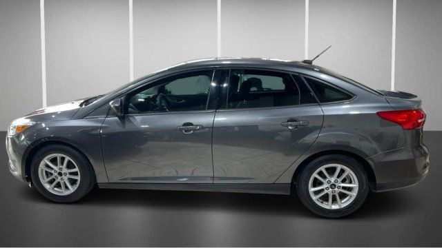 2018 Ford Focus SE Sedan - 22969575 - 4