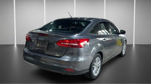 2018 Ford Focus SE Sedan - 22969575 - 5