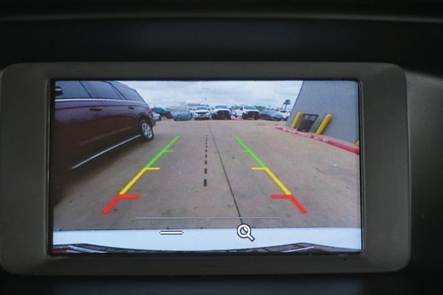 2018 Ford Focus SE Sedan - 22995862 - 14