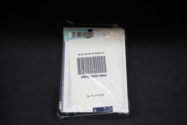 2018 Ford Focus SE Sedan - 22995862 - 18