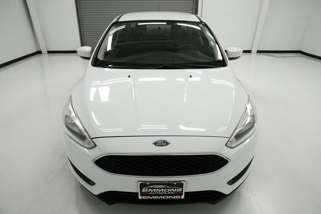 2018 Ford Focus SE Sedan - 22995862 - 1