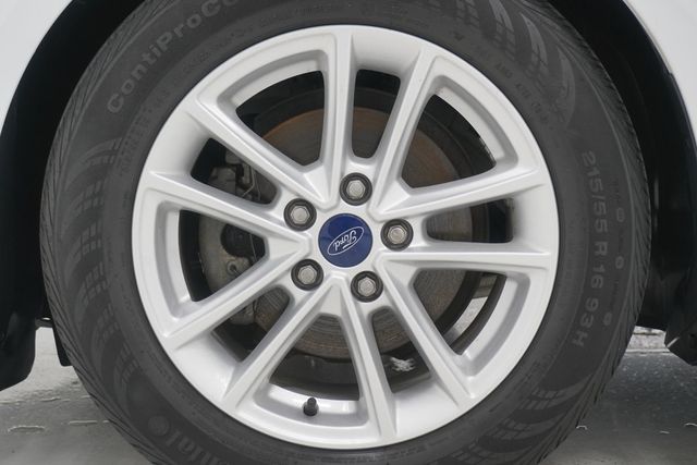 2018 Ford Focus SE Sedan - 22995862 - 20