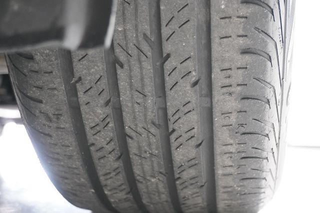 2018 Ford Focus SE Sedan - 22995862 - 22