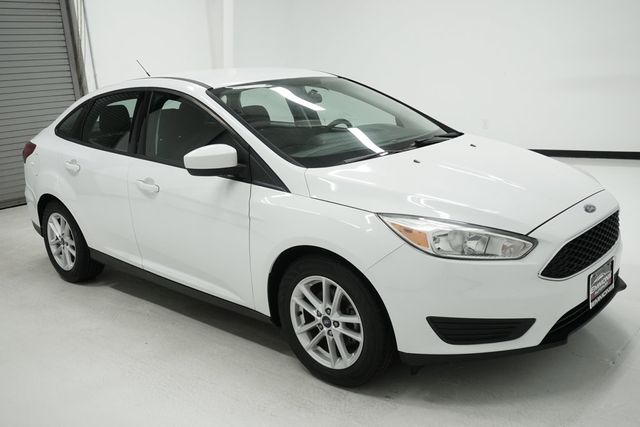 2018 Ford Focus SE Sedan - 22995862 - 2