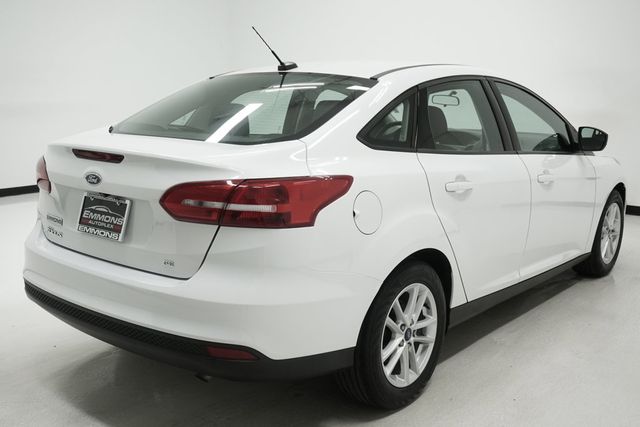 2018 Ford Focus SE Sedan - 22995862 - 3