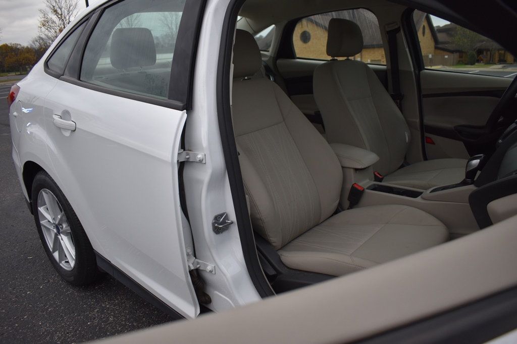 2018 Ford Focus Sedan photo 3