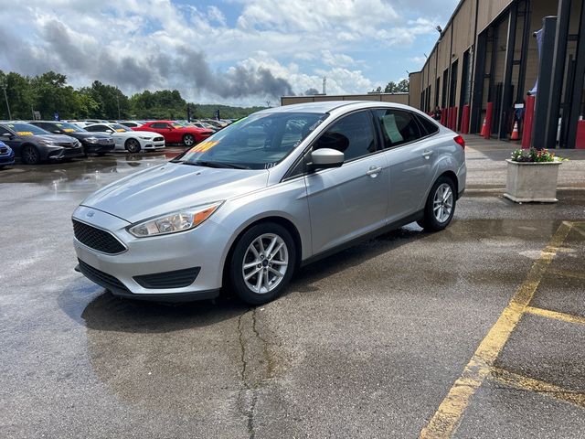 2018 Ford Focus SE Sedan - 23044254 - 2
