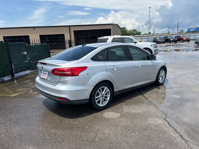 2018 Ford Focus SE Sedan - 23044254 - 3