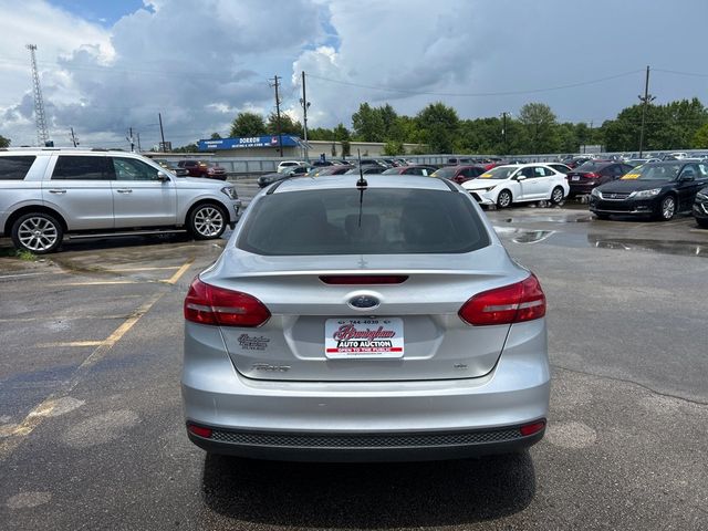 2018 Ford Focus SE Sedan - 23044254 - 4