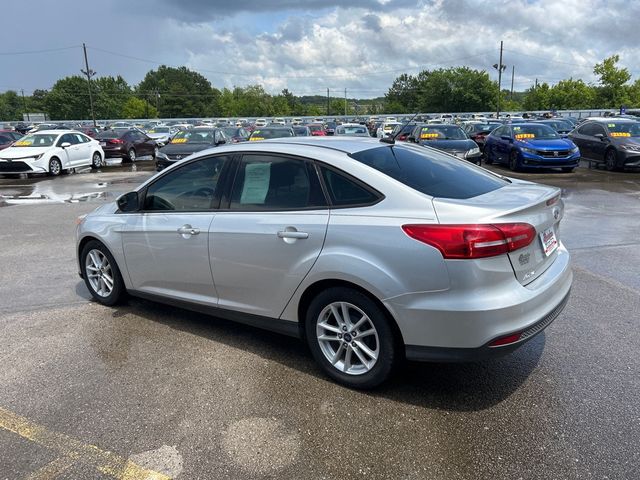 2018 Ford Focus SE Sedan - 23044254 - 5