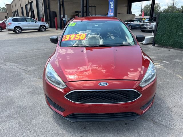 2018 Ford Focus SE Sedan - 23075925 - 1