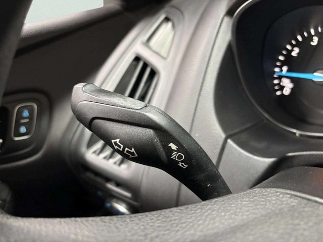 2018 Ford Focus SE Sedan - 22964799 - 31