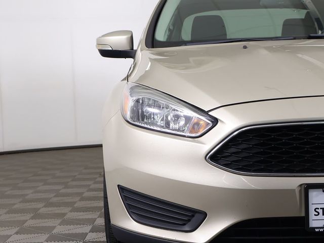 2018 Ford Focus SE Sedan - 23072505 - 10