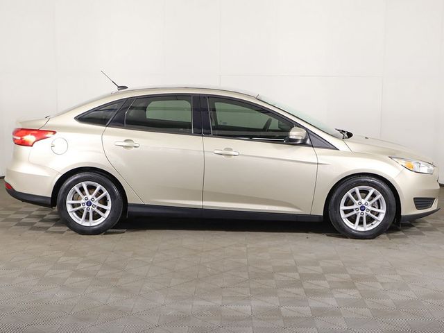 2018 Ford Focus SE Sedan - 23072505 - 15