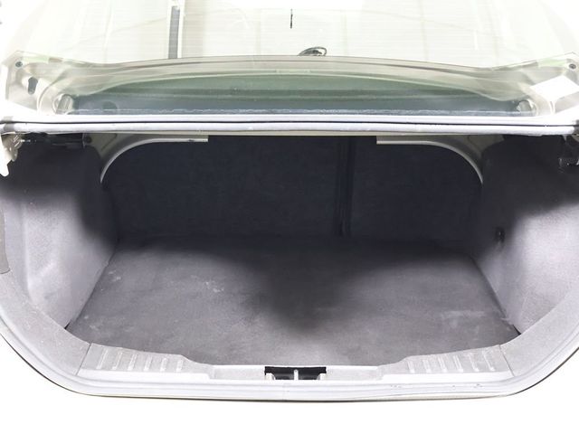2018 Ford Focus SE Sedan - 23072505 - 16