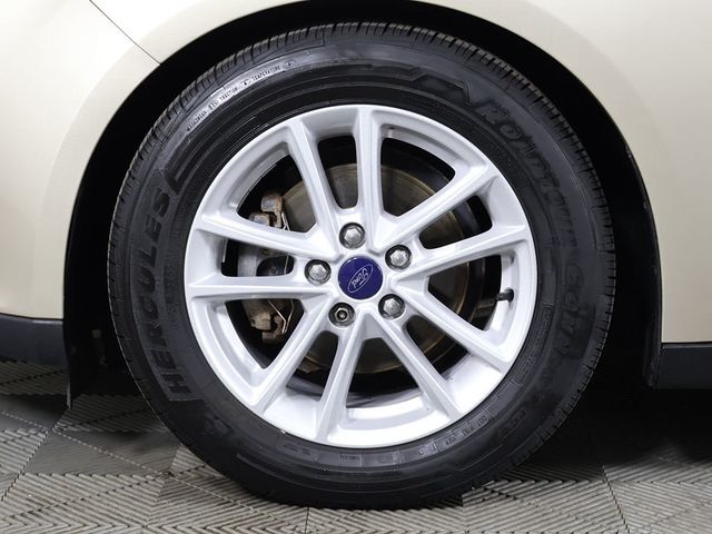 2018 Ford Focus SE Sedan - 23072505 - 18