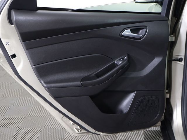 2018 Ford Focus SE Sedan - 23072505 - 21