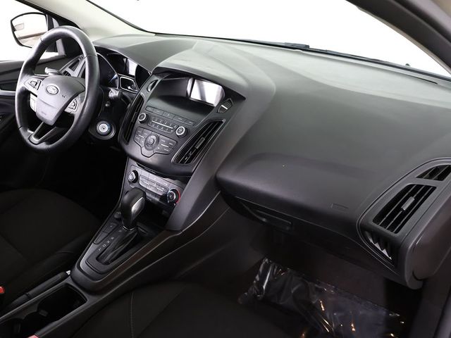 2018 Ford Focus SE Sedan - 23072505 - 24