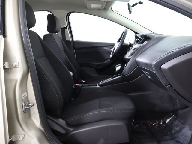 2018 Ford Focus SE Sedan - 23072505 - 26