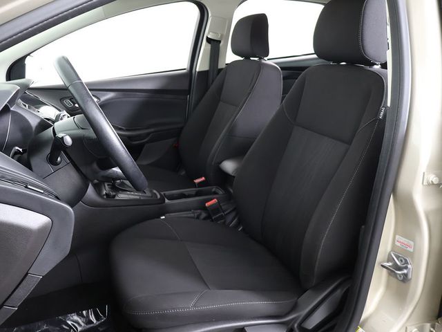 2018 Ford Focus SE Sedan - 23072505 - 27