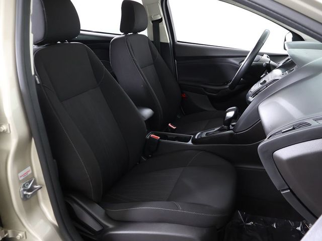2018 Ford Focus SE Sedan - 23072505 - 28