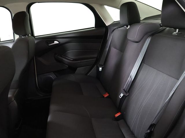 2018 Ford Focus SE Sedan - 23072505 - 29