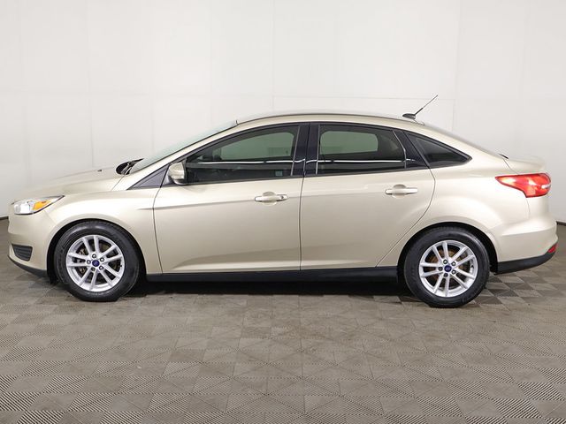 2018 Ford Focus SE Sedan - 23092752 - 14