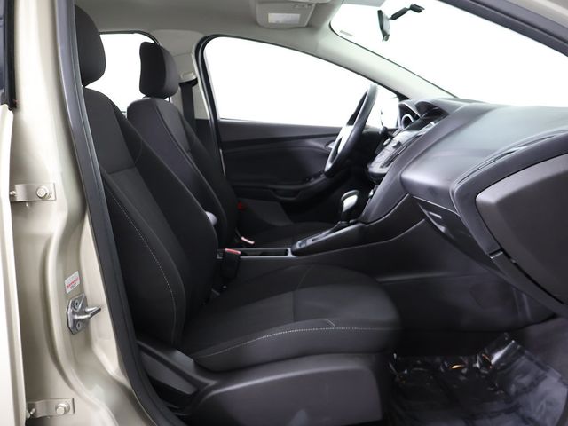 2018 Ford Focus SE Sedan - 23092752 - 26