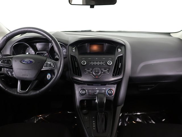 2018 Ford Focus SE Sedan - 23092752 - 31